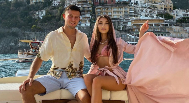 Revelionul pe malul oceanului Atlantic! Marinela Bezer, impreuna cu logodnicul sau, au petrecut ultimile clipe ale anului 2021 altfel - FOTO Revelionul pe malul oceanului Atlantic! Marinela Bezer, impreuna cu logodnicul sau, au petrecut ultimile clipe ale anului 2021 altfel - FOTO