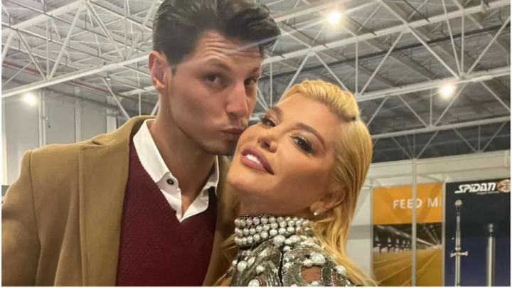 Loredana Groza, escapada la munte cu "elevul" de la X Factor, Nick Casciaro! Cum s-au filmat pe partia de schi - FOTO Loredana Groza, escapada la munte cu "elevul" de la X Factor, Nick Casciaro! Cum s-au filmat pe partia de schi - FOTO