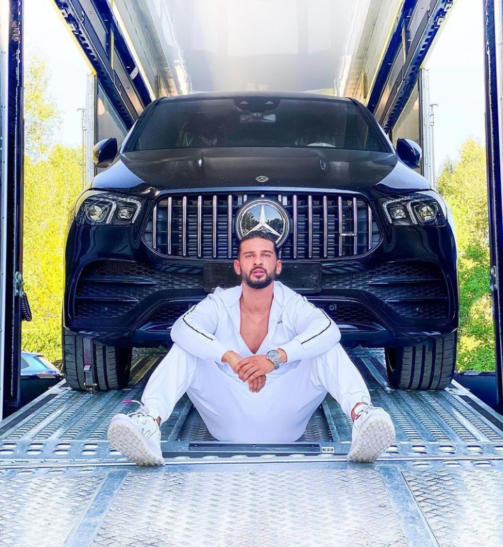 Dorian Popa isi cumpara Ferrari in 2022. „Pentru asta ii sunt extrem de recunoscator lui Dumnezeu” Dorian Popa isi cumpara Ferrari in 2022. „Pentru asta ii sunt extrem de recunoscator lui Dumnezeu”