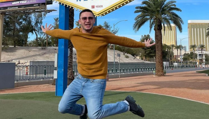 Emilian Cretu si-a vandut apartamentul in timp record! Dupa doar 3 ore de la plasarea anuntului, casa actorului s-a facut cu un nou proprietar: „Ea cumva a simtit ca apartamentul este al ei” - VIDEO Emilian Cretu si-a vandut apartamentul in timp record! Dupa doar 3 ore de la plasarea anuntului, casa actorului s-a facut cu un nou proprietar: „Ea cumva a simtit ca apartamentul este al ei” - VIDEO