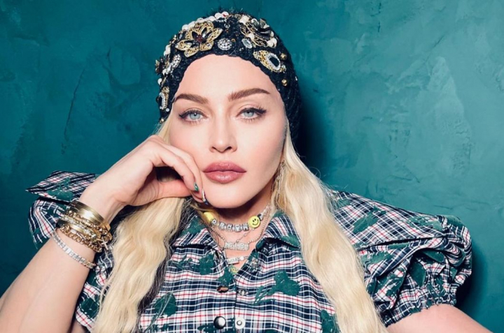 Madonna si-a desfacut picioarele in fata camerei pentru a arata o vanataie. „M-a batut viata” - FOTO Madonna si-a desfacut picioarele in fata camerei pentru a arata o vanataie. „M-a batut viata” - FOTO