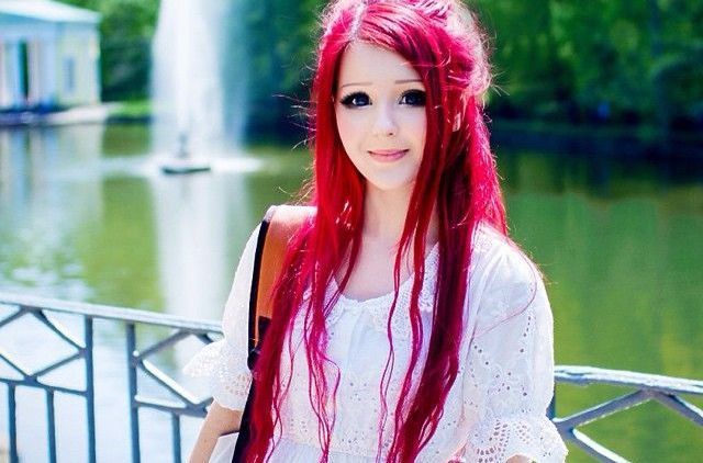 Din fetita cu chip de portelan s-a transformat intr-o femeie fatala. Anastasiya Shpagina face furori cu noul look Din fetita cu chip de portelan s-a transformat intr-o femeie fatala. Anastasiya Shpagina face furori cu noul look