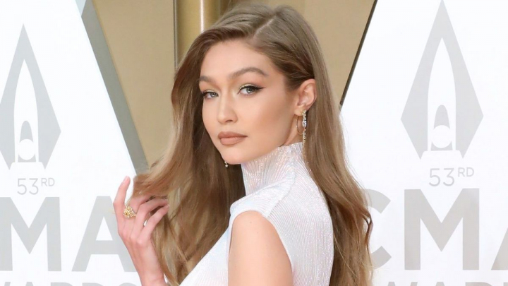 Evolutie spectaculoasa! Cum s-a schimbat de-a lungul timpului stilul vestimentar al lui Gigi Hadid - FOTO Evolutie spectaculoasa! Cum s-a schimbat de-a lungul timpului stilul vestimentar al lui Gigi Hadid - FOTO