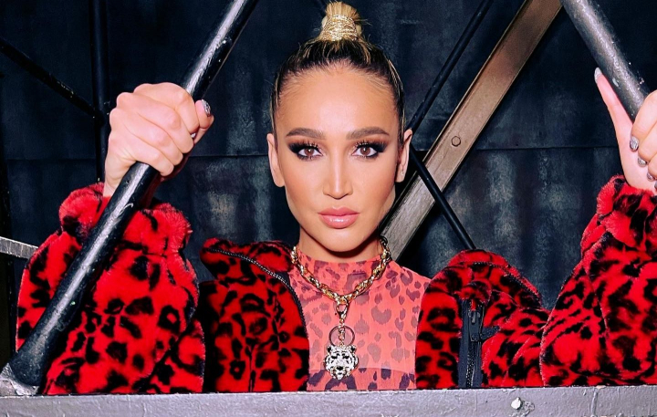 O noua premiera! De ziua sa, Olga Buzova isi bucura fanii cu lansarea unei noi melodii: „Nu trezi fiara din mine”: „Dintr-o pisica blanda eu ma pot transforma intr-o pantera rea” - VIDEO