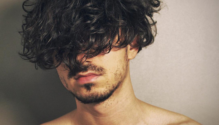 A ajuns viral pe TikTok cantand manele in limba engleza! Vezi cine este tanarul cu o voce divina si cum suna cantecele lui - VIDEO A ajuns viral pe TikTok cantand manele in limba engleza! Vezi cine este tanarul cu o voce divina si cum suna cantecele lui - VIDEO