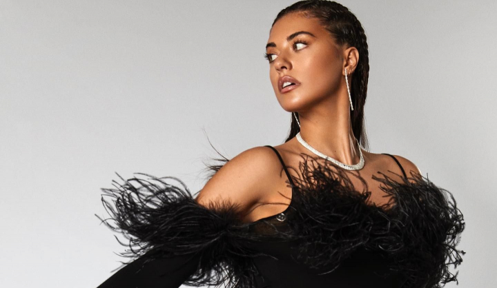 Antonia, perfecta intr-o tinuta din latex. Bruneta se mandreste cu o silueta impecabila dupa trei nasteri - FOTO