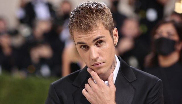 Pe fonul zvonurilor despre despartirea de Hailey - Justin Bieber s-a tuns chel - FOTO Pe fonul zvonurilor despre despartirea de Hailey - Justin Bieber s-a tuns chel - FOTO