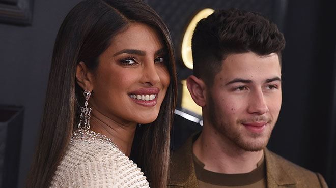 Priyanka Chopra si Nick Jonas au devenit parinti cu ajutorul unei mame-surogat. Au dezvaluit si sexul bebelusului - FOTO
Priyanka Chopra si Nick Jonas au devenit parinti cu ajutorul unei mame-surogat. Au dezvaluit si sexul bebelusului - FOTO