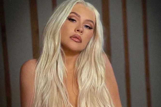 Christina Aguilera lanseaza „La Fuerza”, primul ei album in spaniola dupa mai bine de 20 de ani. Vezi schimbarea de look la care a recurs - FOTO\VIDEO Christina Aguilera lanseaza „La Fuerza”, primul ei album in spaniola dupa mai bine de 20 de ani. Vezi schimbarea de look la care a recurs - FOTO\VIDEO