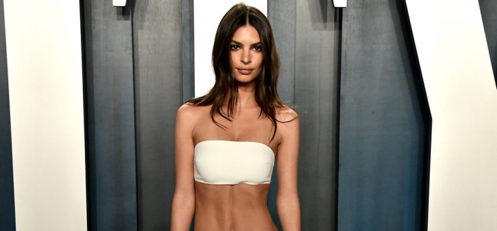 Ramai stilata chiar si atunci cand mergi la o plimbare cu copilul tau! Regula pe care o respecta intotdeauna modelul Emily Ratajkowski - FOTO