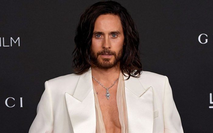 Jared Leto isi demonstreaza abdomenul perfect si impartaseste vibratii grozave, alaturi de prietenii sai - FOTO Jared Leto isi demonstreaza abdomenul perfect si impartaseste vibratii grozave, alaturi de prietenii sai - FOTO