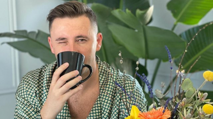 Emilian Cretu, in rol de tatic! Vezi cum se pregateste actorul de aparitia pe lume a fetitei sale - VIDEO Emilian Cretu, in rol de tatic! Vezi cum se pregateste actorul de aparitia pe lume a fetitei sale - VIDEO