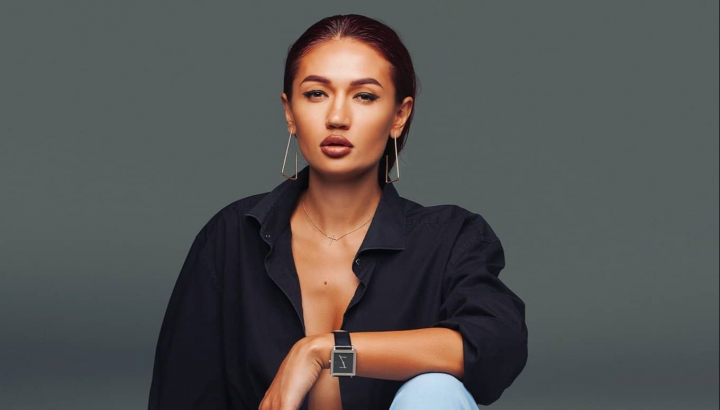 Tu stii care este diferenta dintre o pensula si un beauty blender? Afla de la Liubovi Ojog ce pensula pentru aplicarea fondului de ten ti se potriveste in functie de tipul de piele pe care il ai - VIDEO Tu stii care este diferenta dintre o pensula si un beauty blender? Afla de la Liubovi Ojog ce pensula pentru aplicarea fondului de ten ti se potriveste in functie de tipul de piele pe care il ai - VIDEO