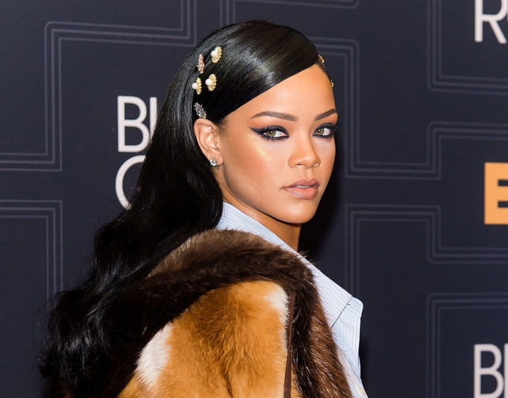 Rihanna - o noua aparitie adorabila cu burtica la vedere! Poza a adunat in timp record peste 10 milioane de aprecieri - FOTO Rihanna - o noua aparitie adorabila cu burtica la vedere! Poza a adunat in timp record peste 10 milioane de aprecieri - FOTO