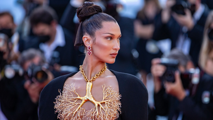 Bella Hadid - noi dezvaluiri emotionante despre lupta ei cu anxietatea si depresia Bella Hadid - noi dezvaluiri emotionante despre lupta ei cu anxietatea si depresia