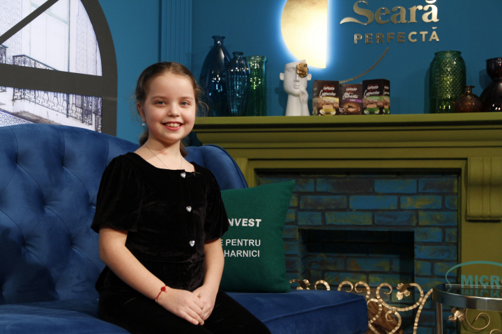 La doar 9 ani, Martina Meola se viseaza o pianista celebra, iar pentru acest lucru exerseaza in fiecare zi cate 3, 4 sau chiar 5 ore: „Pianul este regele tuturor instrumentelor, iar la cinci ani mama mi-a daruit unul” - VIDEO La doar 9 ani, Martina Meola se viseaza o pianista celebra, iar pentru acest lucru exerseaza in fiecare zi cate 3, 4 sau chiar 5 ore: „Pianul este regele tuturor instrumentelor, iar la cinci ani mama mi-a daruit unul” - VIDEO