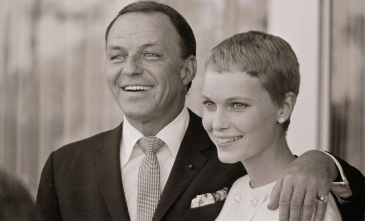 A continuat sa-l iubeasca si dupa moartea lui! Cum s-a dezvoltat relatia dintre actrita Mia Farrow si muzicianul Frank Sinatra: „Tot ce imi doream era respect si prietenie din partea lui” - FOTO A continuat sa-l iubeasca si dupa moartea lui! Cum s-a dezvoltat relatia dintre actrita Mia Farrow si muzicianul Frank Sinatra: „Tot ce imi doream era respect si prietenie din partea lui” - FOTO