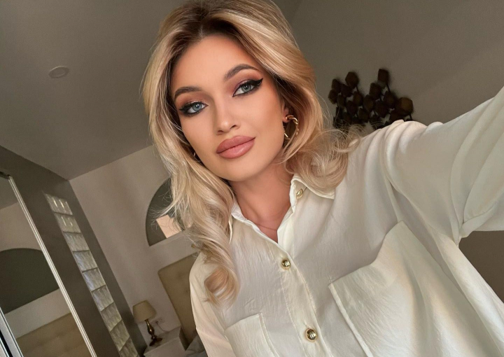 Nicolle Trifan si-a facut operatie plastica! Cum si-a schimbat infatisarea antrenoarea de fitness: „Prietenele imi spuneau ca sunt nebuna si caut pe naiba” - FOTO Nicolle Trifan si-a facut operatie plastica! Cum si-a schimbat infatisarea antrenoarea de fitness: „Prietenele imi spuneau ca sunt nebuna si caut pe naiba” - FOTO