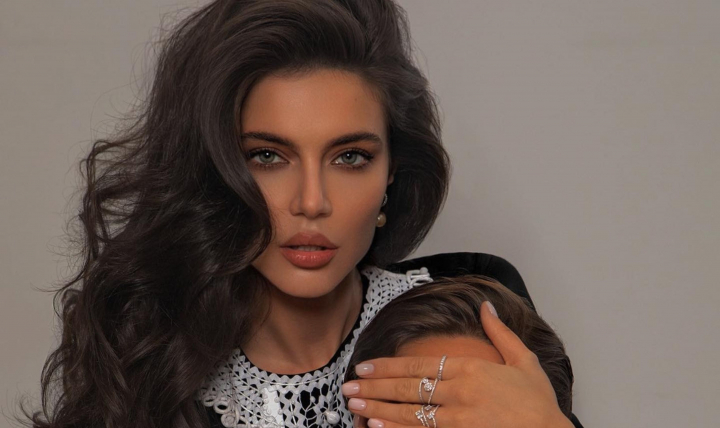 Cristina Ich a dezvaluit ca si-a schimbat numele din buletin - FOTO
Cristina Ich a dezvaluit ca si-a schimbat numele din buletin - FOTO