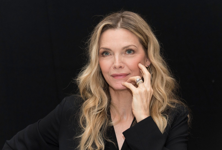 Michelle Pfeiffer a renuntat la filtre si Phostoshop si si-a aratat adevarata fata. Cum au reactionat fanii