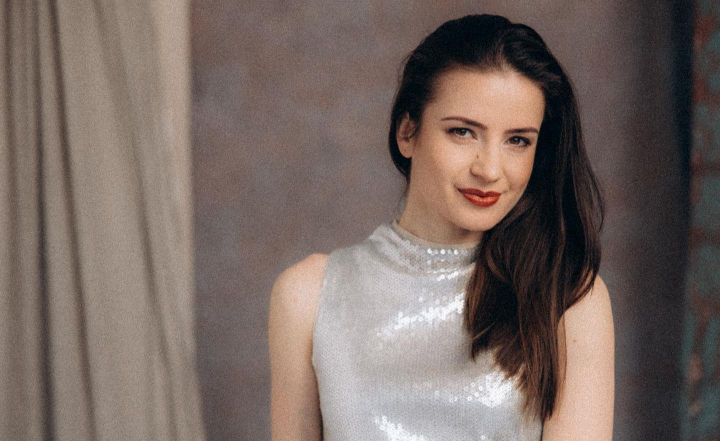 Peste 4 ani de la lansarea piesei „Tu si eu o galaxie” - Stela Botez uimeste publicul cu un videoclip ce si-a meritat asteptarea! Vezi premiera de exceptie: „Acum, piesa asta pe care voi dansati la nunti are videoclip” - VIDEO Peste 4 ani de la lansarea piesei „Tu si eu o galaxie” - Stela Botez uimeste publicul cu un videoclip ce si-a meritat asteptarea! Vezi premiera de exceptie: „Acum, piesa asta pe care voi dansati la nunti are videoclip” - VIDEO