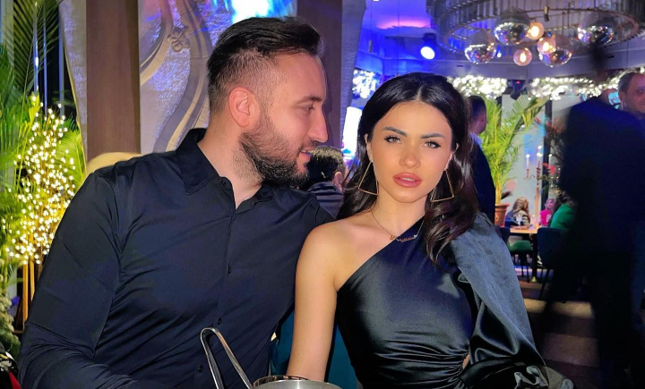 Tineri si nelinistiti. La cati ani s-au casatorit si cum aratau sotii Maxian in ziua nuntii. Vezi fotografia publicata de Tatiana in mediul online - FOTO Tineri si nelinistiti. La cati ani s-au casatorit si cum aratau sotii Maxian in ziua nuntii. Vezi fotografia publicata de Tatiana in mediul online - FOTO