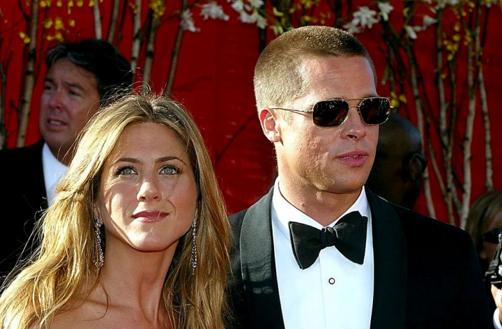 Jennifer Aniston, disperata ca secretele din casnicia cu Brad Pitt ies la iveala Jennifer Aniston, disperata ca secretele din casnicia cu Brad Pitt ies la iveala