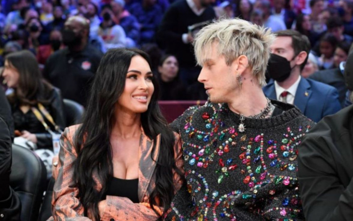 Megan Fox si Machine Gun Kelly au facut senzatie cu tinutele lor la NBA All Star Game Megan Fox si Machine Gun Kelly au facut senzatie cu tinutele lor la NBA All Star Game