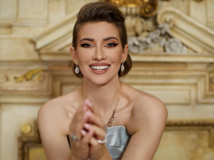 Iulia Albu, imagine rara cu fiica ei. Mikaela are aproape 13 ani, iar frumusetea ei este ravasitoare - FOTO Iulia Albu, imagine rara cu fiica ei. Mikaela are aproape 13 ani, iar frumusetea ei este ravasitoare - FOTO