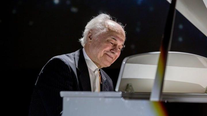 85 de primaveri! Maestrul Eugen Doga a sustinut un spectacol de zile mari chiar de ziua lui. Vezi cum s-a desfasurat Festivalul Martisor - VIDEO 85 de primaveri! Maestrul Eugen Doga a sustinut un spectacol de zile mari chiar de ziua lui. Vezi cum s-a desfasurat Festivalul Martisor - VIDEO