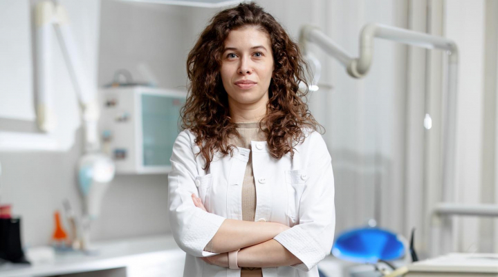 A trait cosmarul vietii ei in prima zi de razboi la Kiev! Dupa ce a revenit in Moldova, medicul stomatolog, Olga Ursu si-a propus sa ofere servicii dentare gratuite tuturor refugiatilor: „A fost de fapt si prima data in viata cand am auzit sunetul sirenelor.” - VIDEO A trait cosmarul vietii ei in prima zi de razboi la Kiev! Dupa ce a revenit in Moldova, medicul stomatolog, Olga Ursu si-a propus sa ofere servicii dentare gratuite tuturor refugiatilor: „A fost de fapt si prima data in viata cand am auzit sunetul sirenelor.” - VIDEO