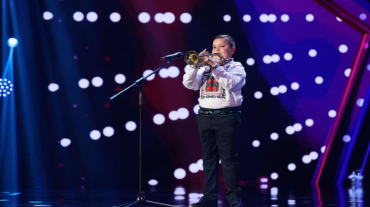 Romanii au talent 2022! La 11 ani, Eduard Semian canta dumnezeieste la trompeta: „Ai un DA maret!” - VIDEO Romanii au talent 2022! La 11 ani, Eduard Semian canta dumnezeieste la trompeta: „Ai un DA maret!” - VIDEO