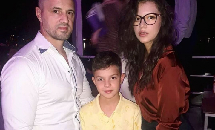 Gestul emotionant pe care l-a facut familia Stratan pentru copiii refugiati: „Sper sa se bucure la fel de mult cum Cleopatra a facut-o cu saisprezece ani in urma” - VIDEO Gestul emotionant pe care l-a facut familia Stratan pentru copiii refugiati: „Sper sa se bucure la fel de mult cum Cleopatra a facut-o cu saisprezece ani in urma” - VIDEO