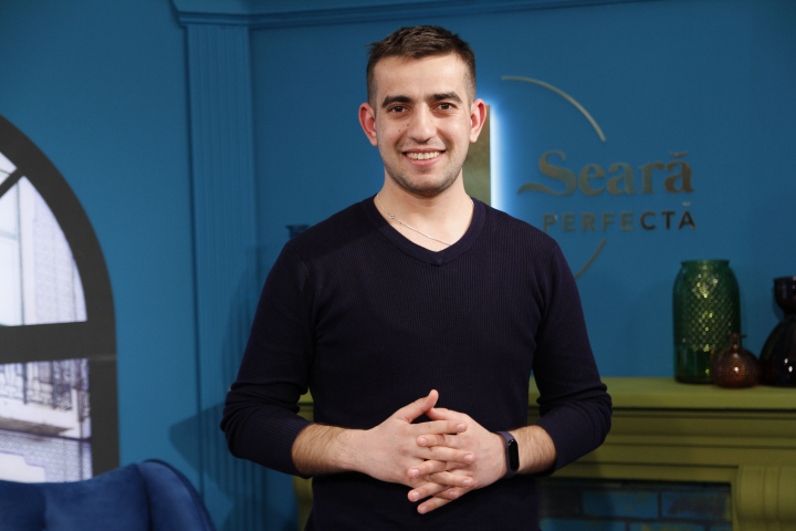 A trait clipe de cosmar in Ucraina, iar acum pretuieste fiecare moment alaturi de cei dragi. Operatorul de la PRO TV, Alex Vasilos a fost in mijlocul razboiului: „Treceau elicoptere rusesti, care pretindeau ca erau ucrainesti.” - VIDEO A trait clipe de cosmar in Ucraina, iar acum pretuieste fiecare moment alaturi de cei dragi. Operatorul de la PRO TV, Alex Vasilos a fost in mijlocul razboiului: „Treceau elicoptere rusesti, care pretindeau ca erau ucrainesti.” - VIDEO