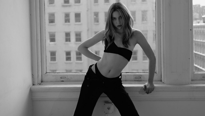 Fiica lui Steve Jobs va colabora cu o companie mare, ce reprezinta modele celebre. Tanara nu a mostenit niciun ban de la tatal ei - FOTO Fiica lui Steve Jobs va colabora cu o companie mare, ce reprezinta modele celebre. Tanara nu a mostenit niciun ban de la tatal ei - FOTO