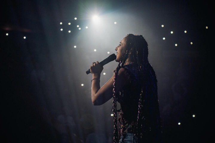 Jamala, castigatoarea din Ucraina a Eurovision 2016, s-a refugiat la Istanbul: „E de neinteles de ce trebuie sa moara atatia oameni!” Jamala, castigatoarea din Ucraina a Eurovision 2016, s-a refugiat la Istanbul: „E de neinteles de ce trebuie sa moara atatia oameni!”