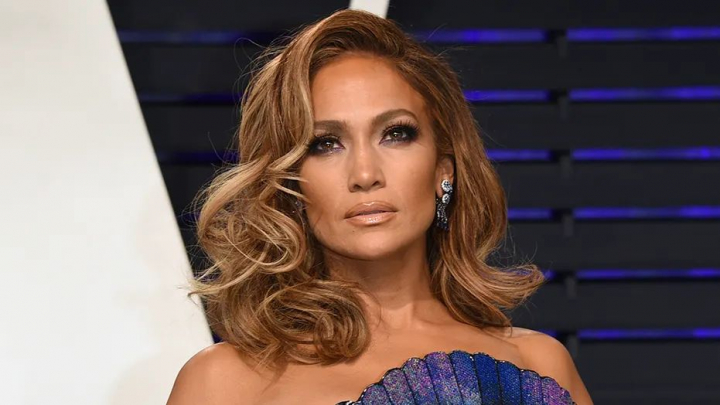 Jennifer Lopez, fara Photoshop si fara filtre. Cum arata artista la 52 de ani, fara pic de machiaj - VIDEO Jennifer Lopez, fara Photoshop si fara filtre. Cum arata artista la 52 de ani, fara pic de machiaj - VIDEO