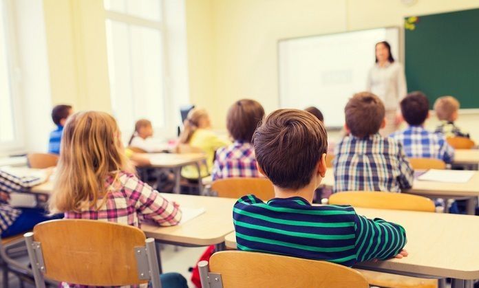 La fel ca parintii lor, copiii din Ucraina o iau de la capat. Acestia au inceput sa studieze in scolile din tara noastra. Cum se simt si ce parere au despre profesorii din Moldova: „Sunt foarte buni, ne ajuta cu orice, ne place mult aici” - VIDEO La fel ca parintii lor, copiii din Ucraina o iau de la capat. Acestia au inceput sa studieze in scolile din tara noastra. Cum se simt si ce parere au despre profesorii din Moldova: „Sunt foarte buni, ne ajuta cu orice, ne place mult aici” - VIDEO