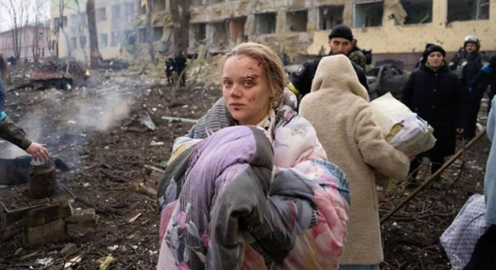 Bloggerita ucraineana Marianna Podgurskaya, printre femeile evacuate din maternitatea din Mariupol Bloggerita ucraineana Marianna Podgurskaya, printre femeile evacuate din maternitatea din Mariupol
