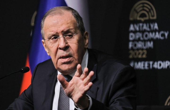 La fel ca Putin! Si ministrul de externe Serghei Lavrov duce o viata dubla. Sotia lui neoficiala si fiica acesteia traiesc in lux la Moscova si la Londra La fel ca Putin! Si ministrul de externe Serghei Lavrov duce o viata dubla. Sotia lui neoficiala si fiica acesteia traiesc in lux la Moscova si la Londra