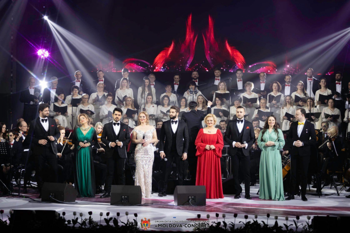Maestrul Nicolae Botgros - spectator in cadrul Festivalului International Marisor 2022. Concertul a adunat sute de oameni, printre care refugiati din Ucraina - VIDEO Maestrul Nicolae Botgros - spectator in cadrul Festivalului International Marisor 2022. Concertul a adunat sute de oameni, printre care refugiati din Ucraina - VIDEO