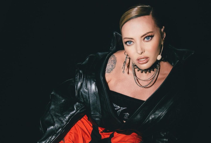 Delia a trecut printr-o transformare uimitoare de look! Ce culoare de par a ales artista - FOTO Delia a trecut printr-o transformare uimitoare de look! Ce culoare de par a ales artista - FOTO