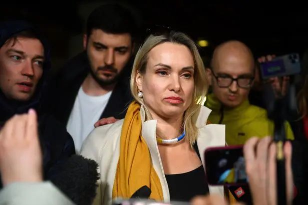 Dupa ce a fost data disparuta, jurnalista din Rusia continua sa lupte impotriva razboiului. Ce mesaje apar pe conturile ei? Dupa ce a fost data disparuta, jurnalista din Rusia continua sa lupte impotriva razboiului. Ce mesaje apar pe conturile ei?