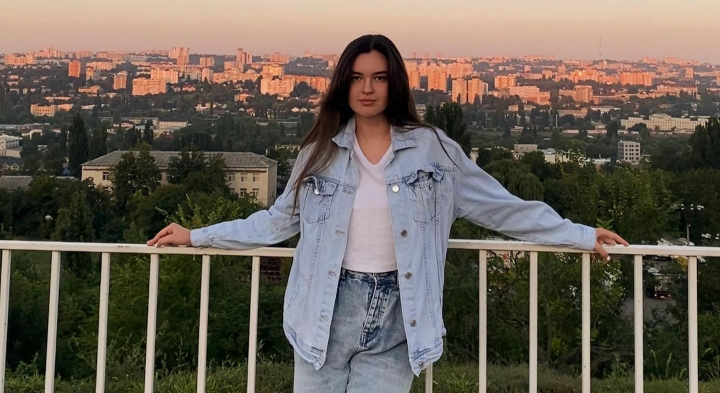 Vocea ei iti da fiori! Andreea Cuciuc a interpretat o piesa emotionanta in limba ucraineana, in semn de solidaritate si sprijin pentru cei care acum sufera: „Vrem sa fie bine, sa fie pace” - VIDEO Vocea ei iti da fiori! Andreea Cuciuc a interpretat o piesa emotionanta in limba ucraineana, in semn de solidaritate si sprijin pentru cei care acum sufera: „Vrem sa fie bine, sa fie pace” - VIDEO