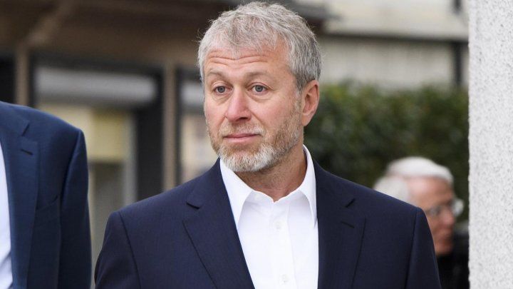 De nerecunoscut! Cum a ajuns sa arate Roman Abramovici, dupa doua saptamani de prigoana internationala - FOTO De nerecunoscut! Cum a ajuns sa arate Roman Abramovici, dupa doua saptamani de prigoana internationala - FOTO