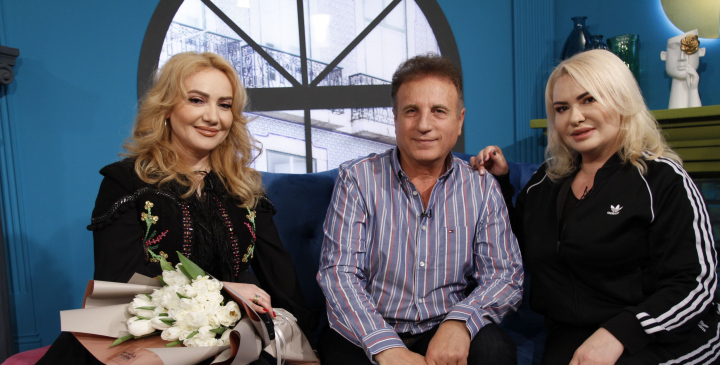 A asteptat acest moment de ani buni, iar astazi in sfarsit se va intampla! Adriana Ochisanu - concert grandios de ziua sa alaturi de fetita sa, Pepe, Viorica si Ionita de la Clejani si Constantin Enceanu: „Toate biletele sunt sold out” - VIDEO A asteptat acest moment de ani buni, iar astazi in sfarsit se va intampla! Adriana Ochisanu - concert grandios de ziua sa alaturi de fetita sa, Pepe, Viorica si Ionita de la Clejani si Constantin Enceanu: „Toate biletele sunt sold out” - VIDEO