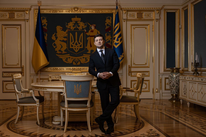 Volodimir Zelenski, fata-n fata cu istoria. Portretul unui fost comediant care-l tine, azi, in sah pe Vladimir Putin Volodimir Zelenski, fata-n fata cu istoria. Portretul unui fost comediant care-l tine, azi, in sah pe Vladimir Putin