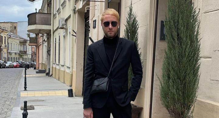 Poveste de viata impresionanta! Unul dintre cei mai cunoscuti hairstylisti din Odesa, Igor Zhylin a fugit din urgia razboiului, lucreaza la Chisinau si nu intentioneaza sa se mai intoarca: „Bunica mea este din Moldova si viata m-a readus acasa” - VIDEO Poveste de viata impresionanta! Unul dintre cei mai cunoscuti hairstylisti din Odesa, Igor Zhylin a fugit din urgia razboiului, lucreaza la Chisinau si nu intentioneaza sa se mai intoarca: „Bunica mea este din Moldova si viata m-a readus acasa” - VIDEO