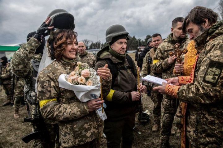 Peste 10.000 de nunti au avut loc in Ucraina, in trei saptamani de razboi. "Viata nu se opreste" - GALERIE FOTO