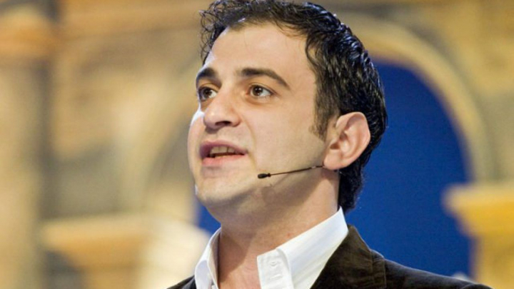 Garik Martirosyan a negat zvonurile ca ar urma sa-l inlocuiasca pe Ivan Urgant si sa devina urmatorul prezentator al emisiunii „Vecernii Urgant” Garik Martirosyan a negat zvonurile ca ar urma sa-l inlocuiasca pe Ivan Urgant si sa devina urmatorul prezentator al emisiunii „Vecernii Urgant”